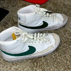 green nike women’s blazers